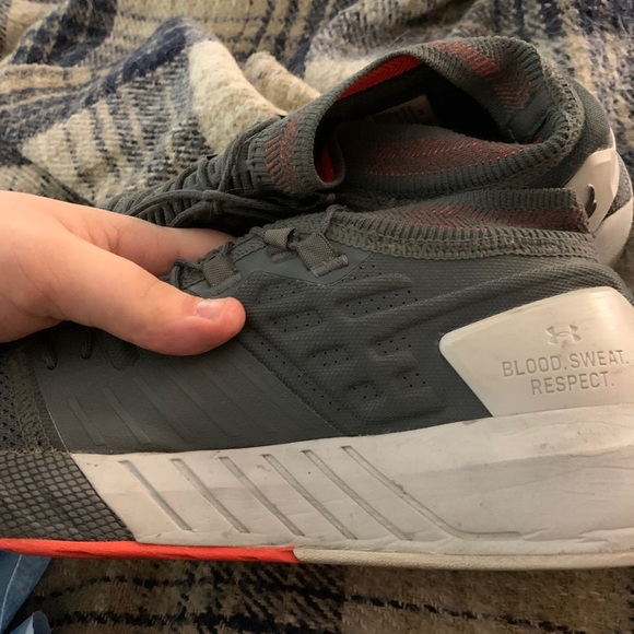 Under armor men’s size 12 the rock shoes - Picture 3 of 4